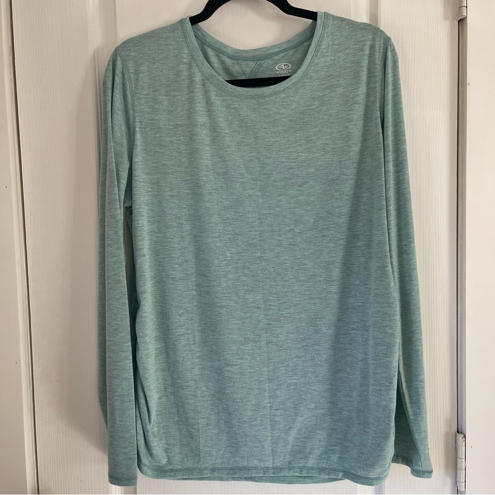 Athletic Works Woman’s Long Sleeves T-Shirt Crew Neck Size XL Great Condition
